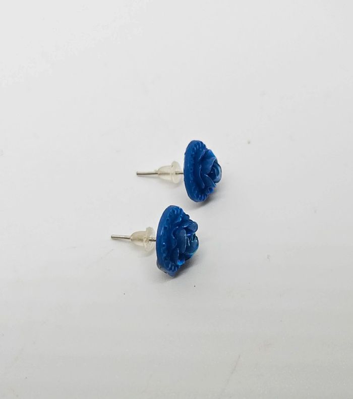 Paire de boucles d'oreilles. Neuve. - photo numéro 2