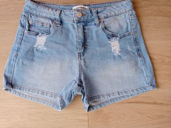 SHORT JEAN PULL BEAR Femme. 