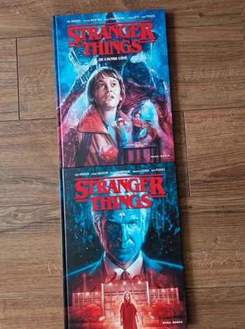 Lot de  2  bandes dessinées  Stranger  Things