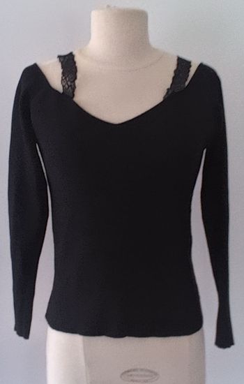 Haut noir femme taille S Manches longues Détails dentelle Encolure V Bon état Chic élégant
