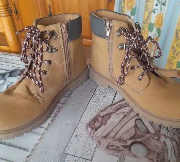 Chaussures montantes  taille 36 - photo numéro 5