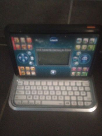 Ordi tablette enfant VTech genius xl color en très bon état