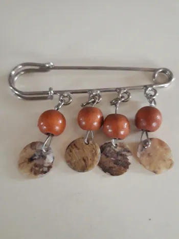 Jolie broche épingle à nourrice