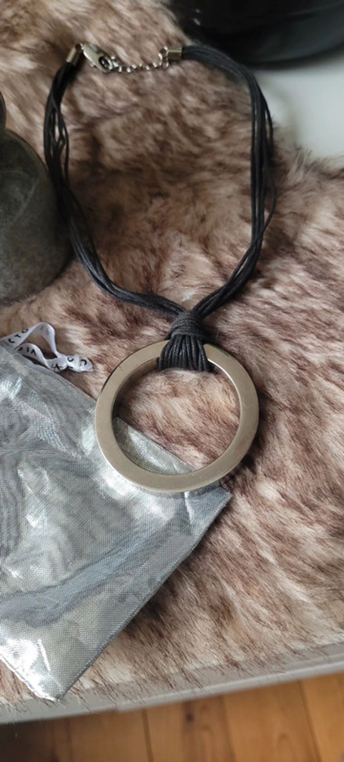 Collier Victoria Parfait état - photo numéro 3