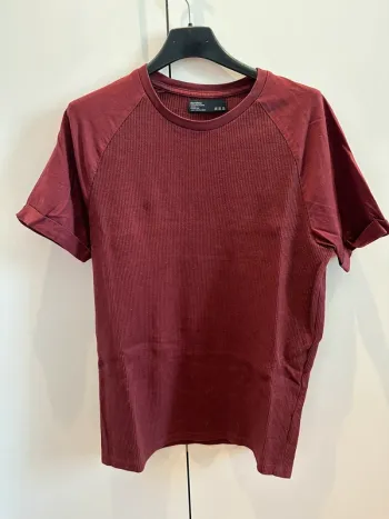 T-shirt bordeaux Bershka