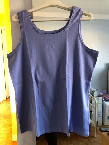 Top violet claire