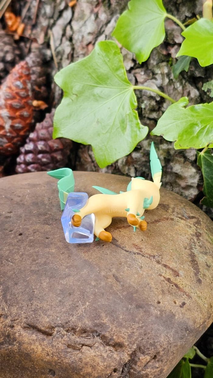 Super figurine Pokemon Nintendo scale world Phyllali - photo numéro 7