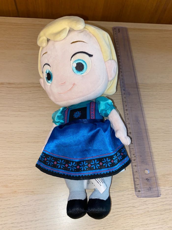 Peluche Disney store animators frozen Elsa reine neiges poupée plush queen toddler