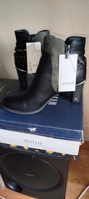Bottines mustang neuf