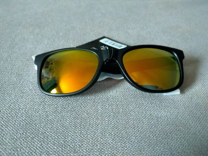 Lunettes de soleil enfant – Verres orange miroir & monture noire mat