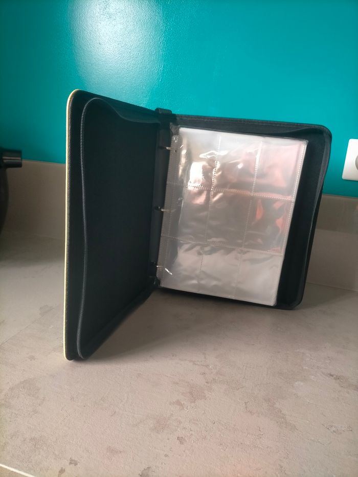 Classeur pour 900 cartes Pokémon - photo numéro 3