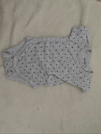 Lot 9 bodies tee shirt 3 mois