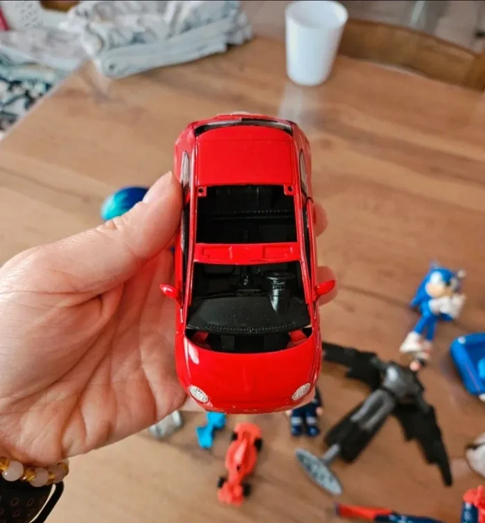 Lot de jouets voitures et marvel - photo numéro 3