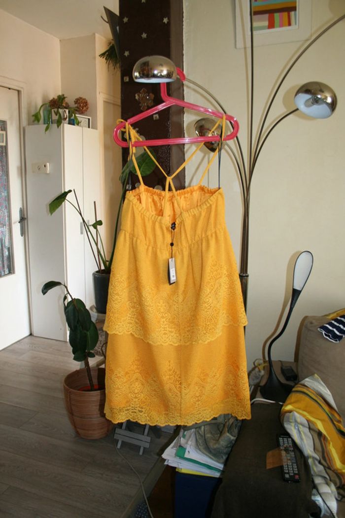 🌸Robe dentelle dos nu Taille 42 "Cop Copine" 🌸 - photo numéro 3