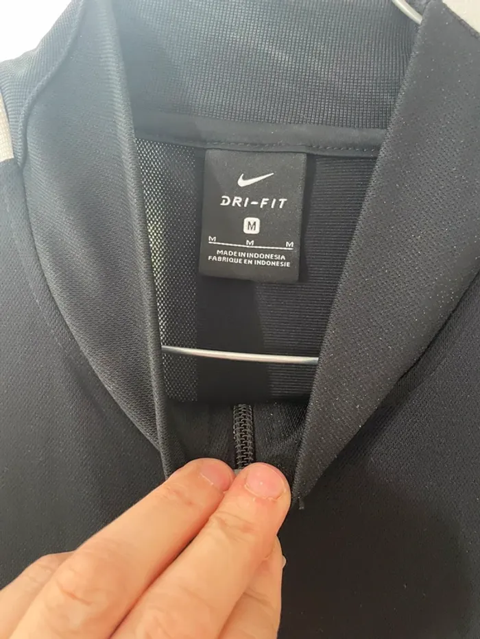 PSG - Veste de football Noire et Or Nike - photo numéro 3