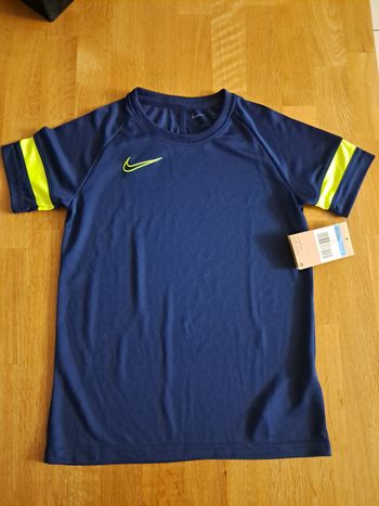 Tee-shirt Dri Fit 10/12 ans Nike Neuf