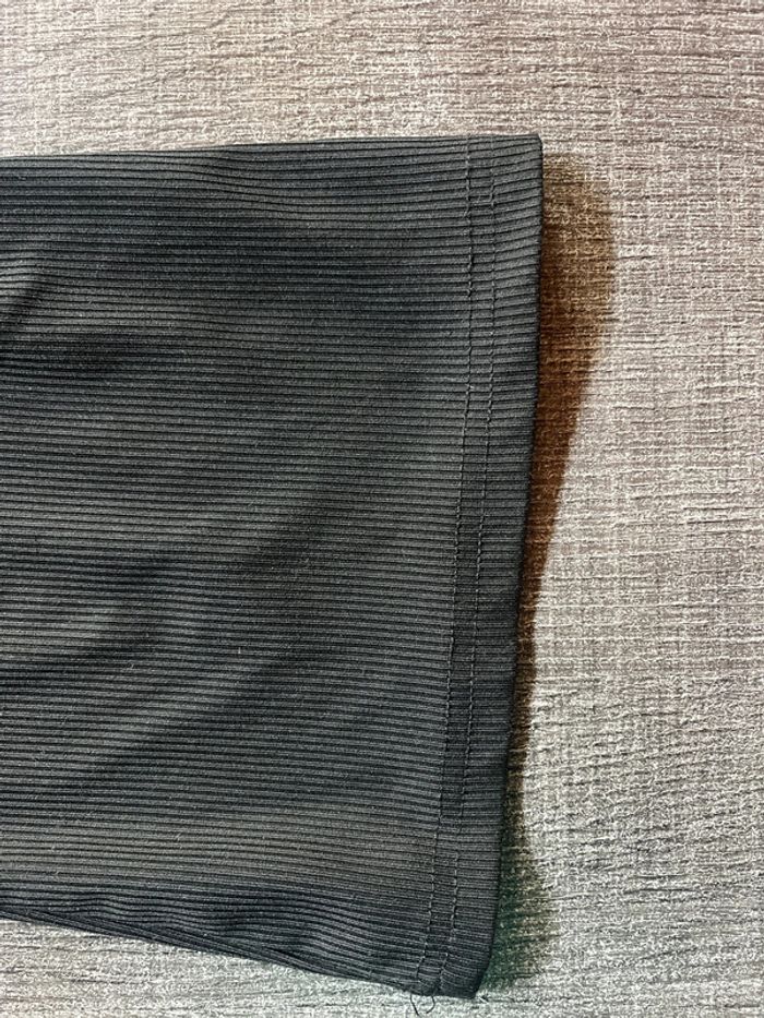 Pantalon taille S de couleur noir - photo numéro 4