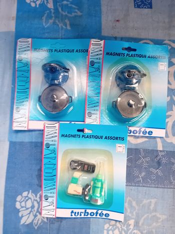 Lot 3 magnet plastique neuf