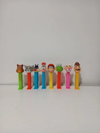 Pez distributeur de bonbons vintage Rares