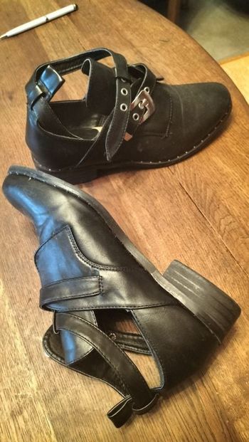 Chaussures à boucles