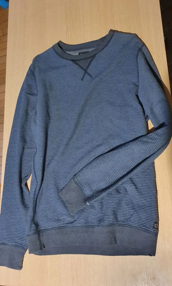 pull diesel taille m - photo numéro 6