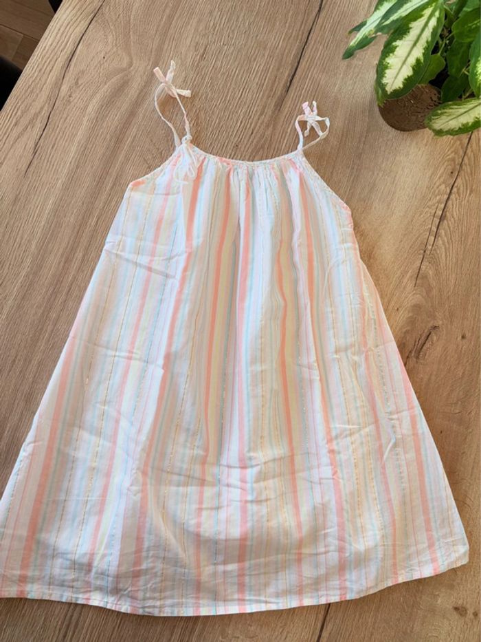 Robe comme neuve légère été 10 ans