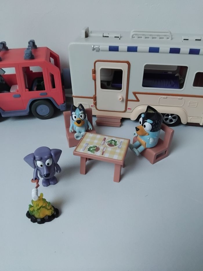 BLUEY Voiture et Caravane 🚗 - photo numéro 3