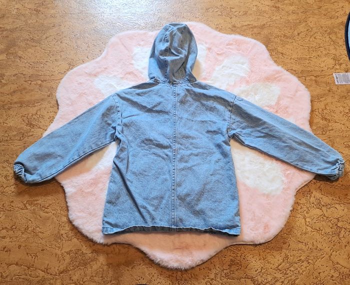 🩵 Veste en jeans a capuche Disney Minnie taille 8 ans 🩵 - photo numéro 4