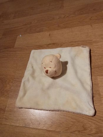 Doudou mouchoirs grelot/winnie l ourson/disney