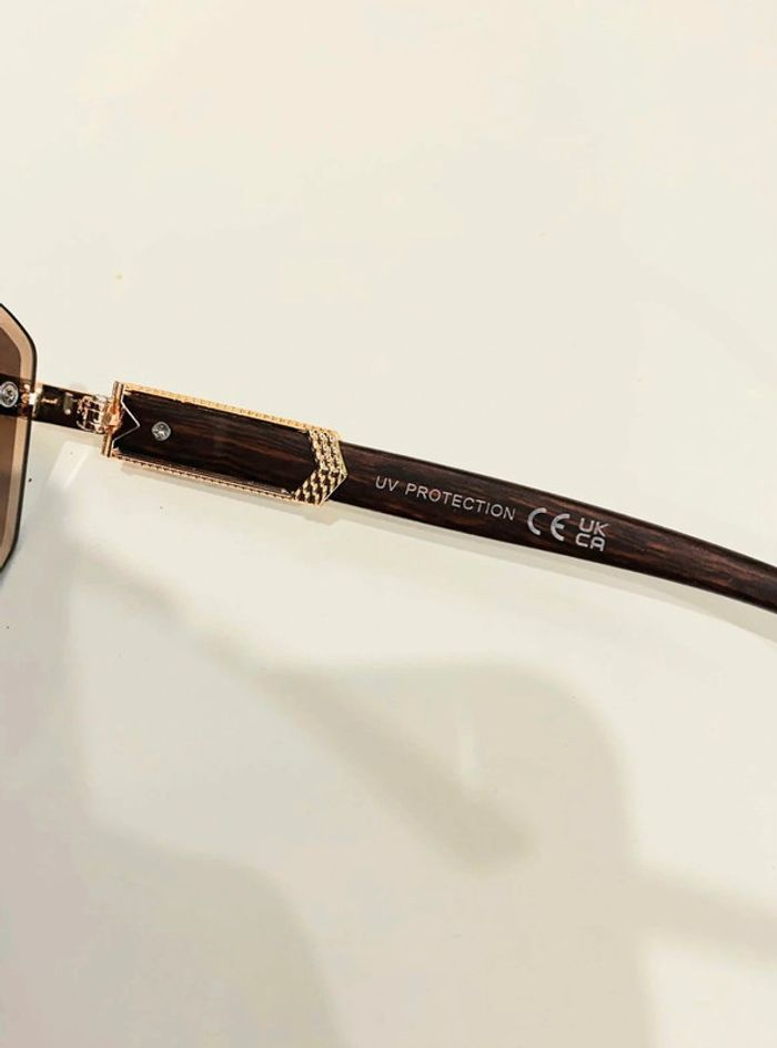 Lunette de soleil mixte sans cadre marron et dorée bras effet bois taille moyenne - photo numéro 5