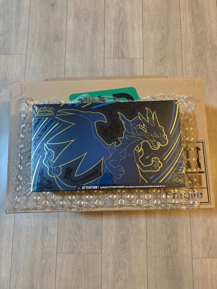 UPC Méga-Dracaufeu x Ex - Coffret Ultra Premium - Pokémon