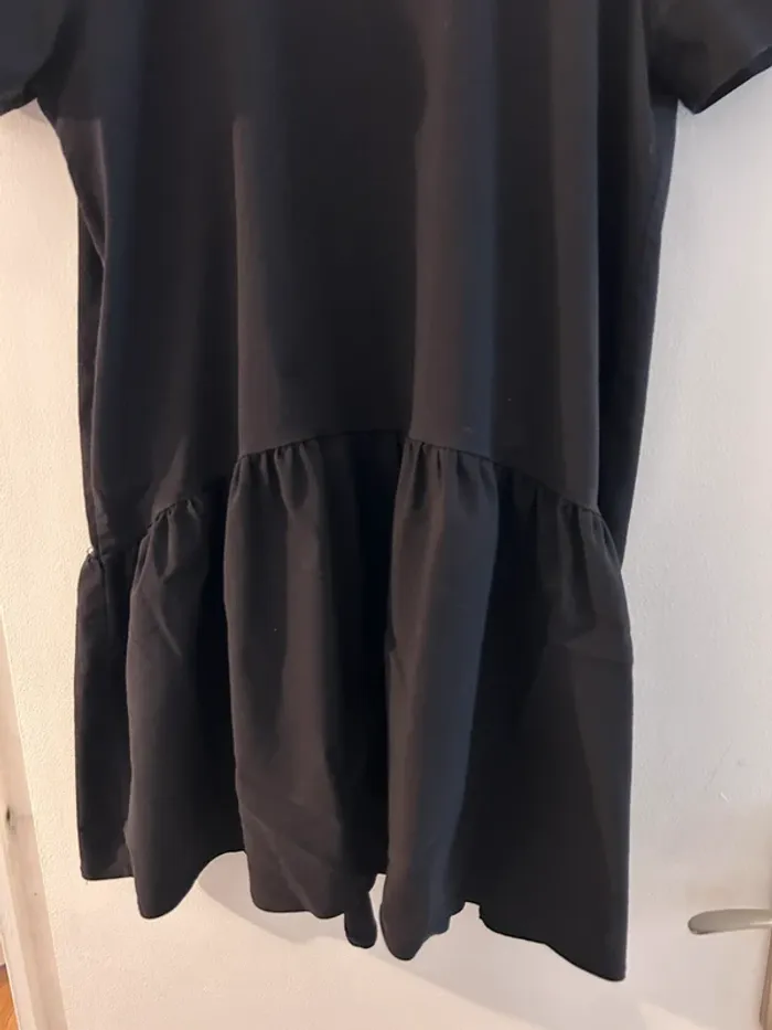 Robe noire manche courte - photo numéro 3