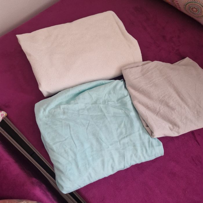 Lot d'alèse et deux draps housse 60x120