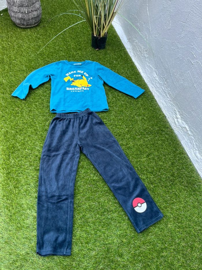 Très beau pyjama Pokémon Disney taille 8 ans