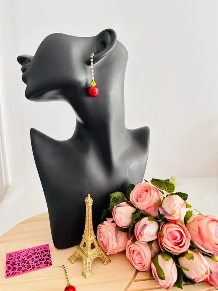 đ Boucles dâoreilles Betsey Johnson â Cerises rouges brillantes