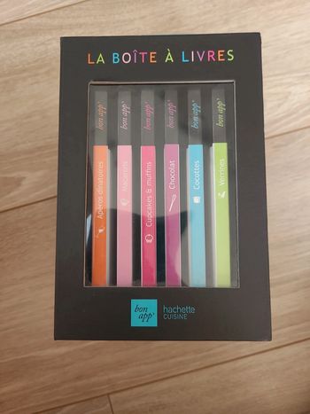 Coffret 6 livres Hachette neuf sur la cuisine