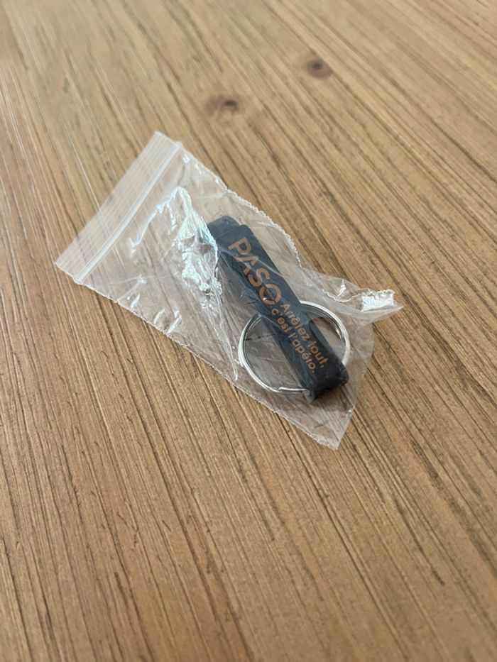 Mini décapsuleur porte-clés
