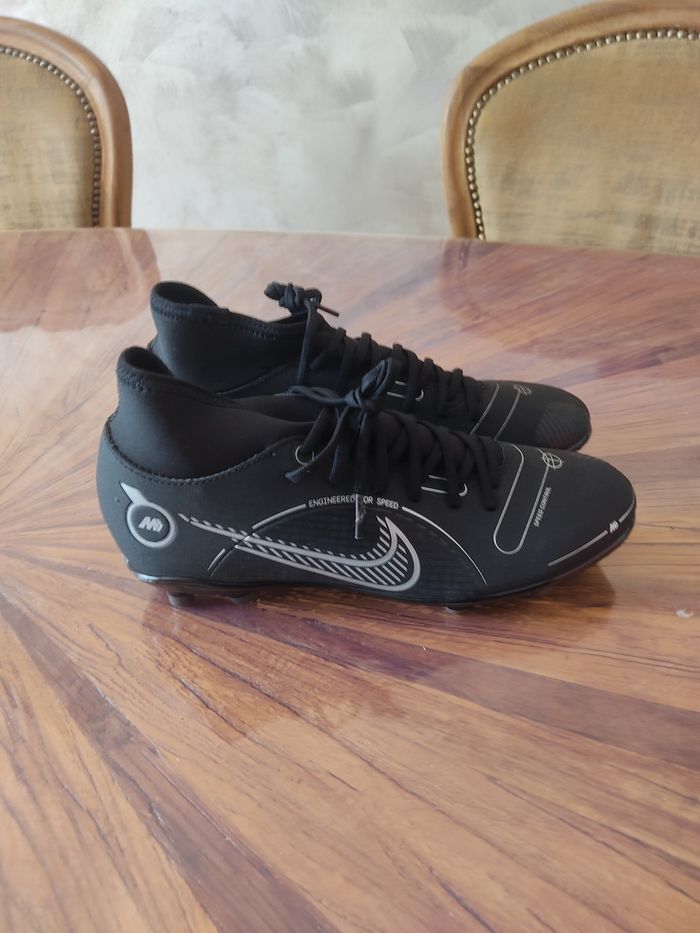 Crampons Nike T 39 - photo numéro 4