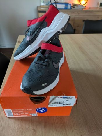 Nike scratch neuves pointure 31