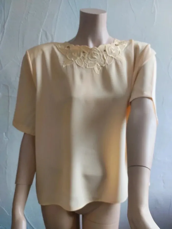 Blouse élégante jaune Taille 48