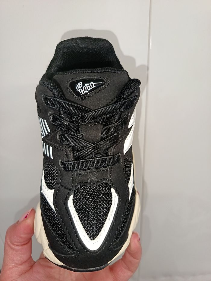 Basket mixtes à lacets neuves T 29 - photo numéro 3