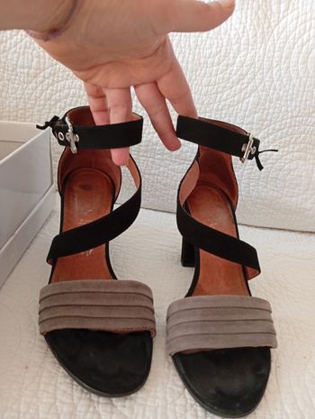 Sandales à talons en daim. Donna 38