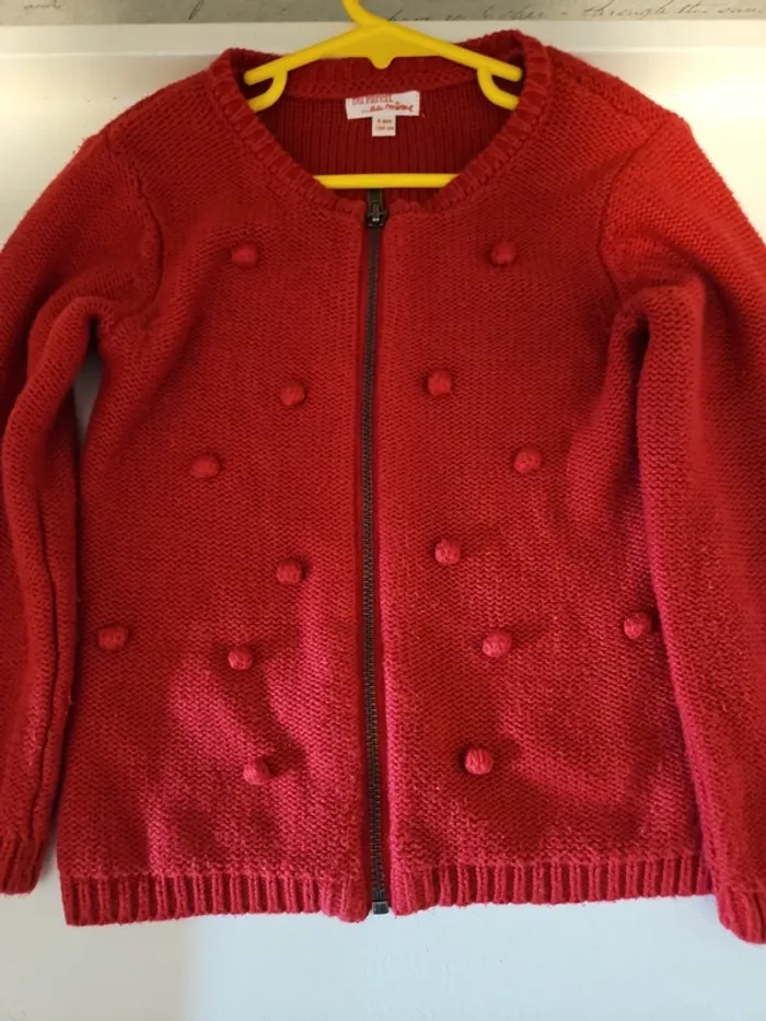Gilet rouge avec pompons - photo numéro 2