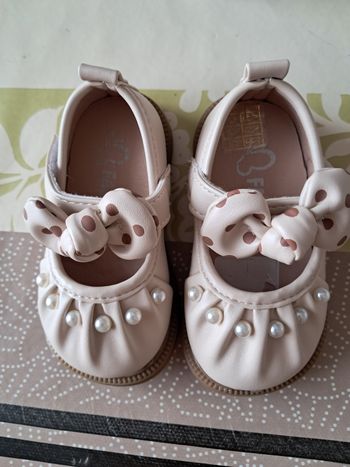 Chaussures pointure 18