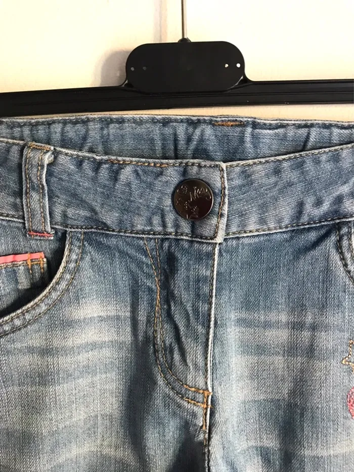 Jeans 8 ans à broderies étoilées - photo numéro 3