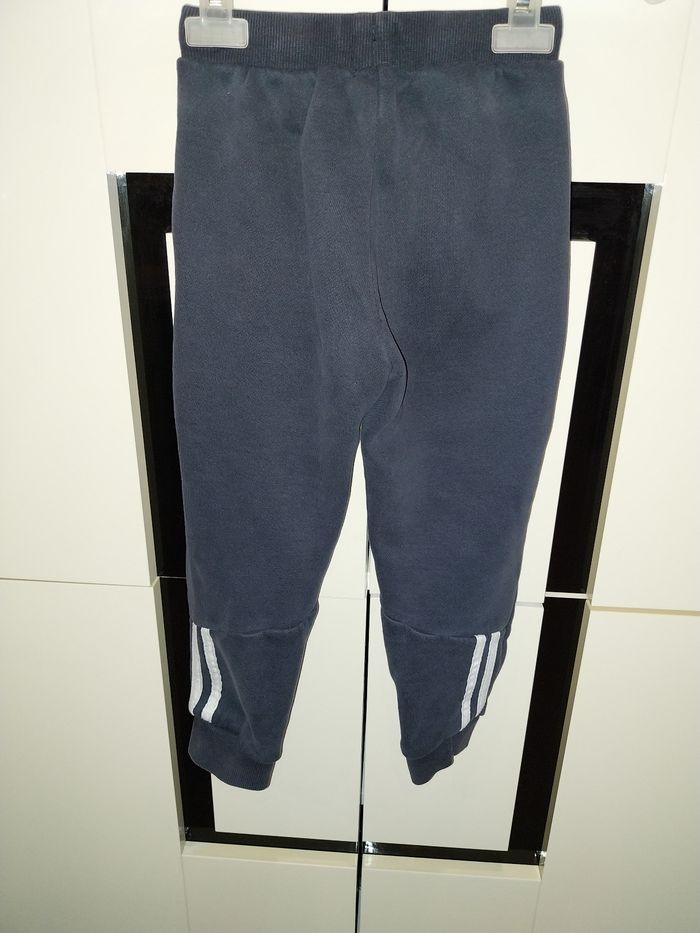 Pantalon de jogging Eldys bleu marine avec bande blanche au bas  des jambes - photo numéro 2