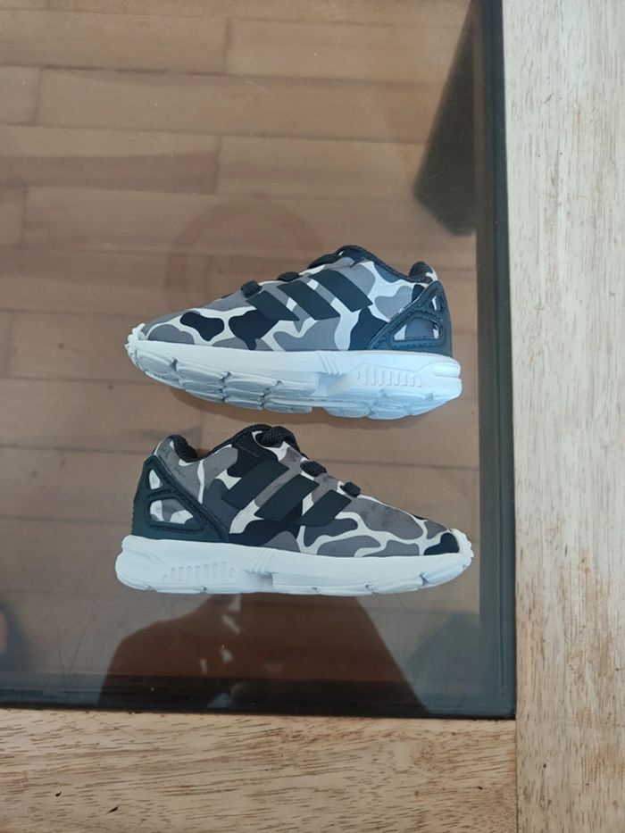 Baskets Adidas p.19 - photo numéro 2