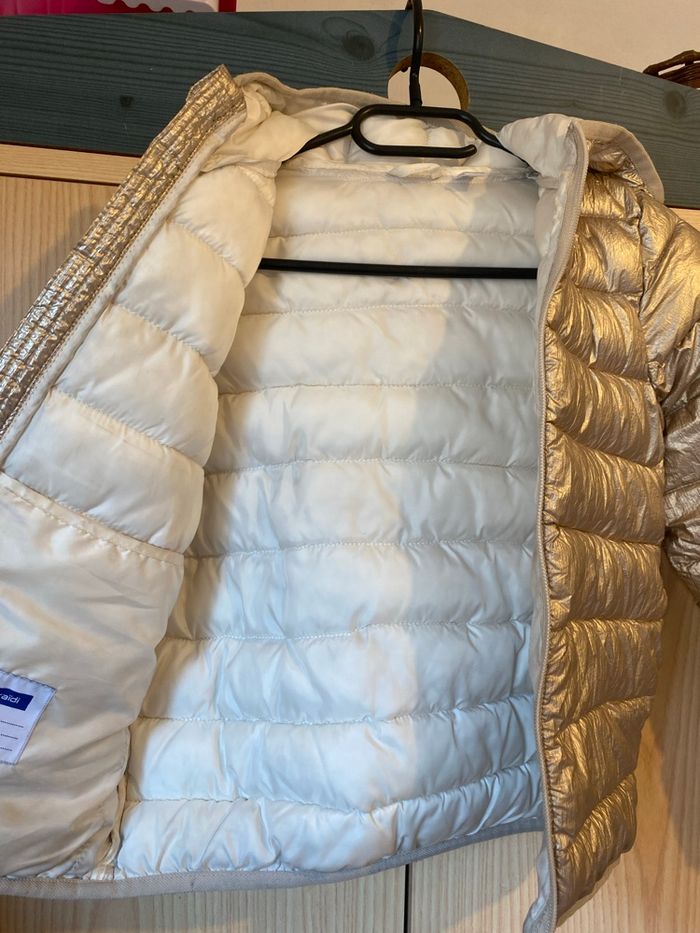 Doudoune or  Okaïdi 8 ans  8€ - photo numéro 8