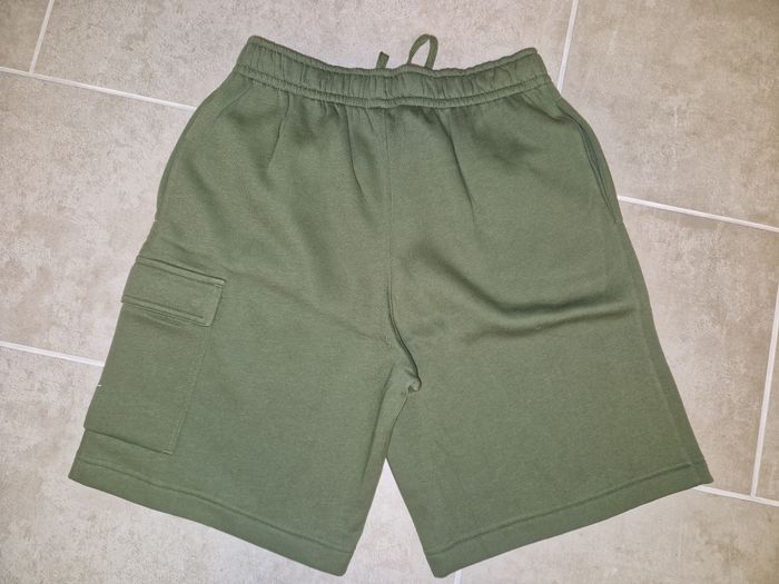 Short cargo Nike taille S NEUF - photo numéro 3