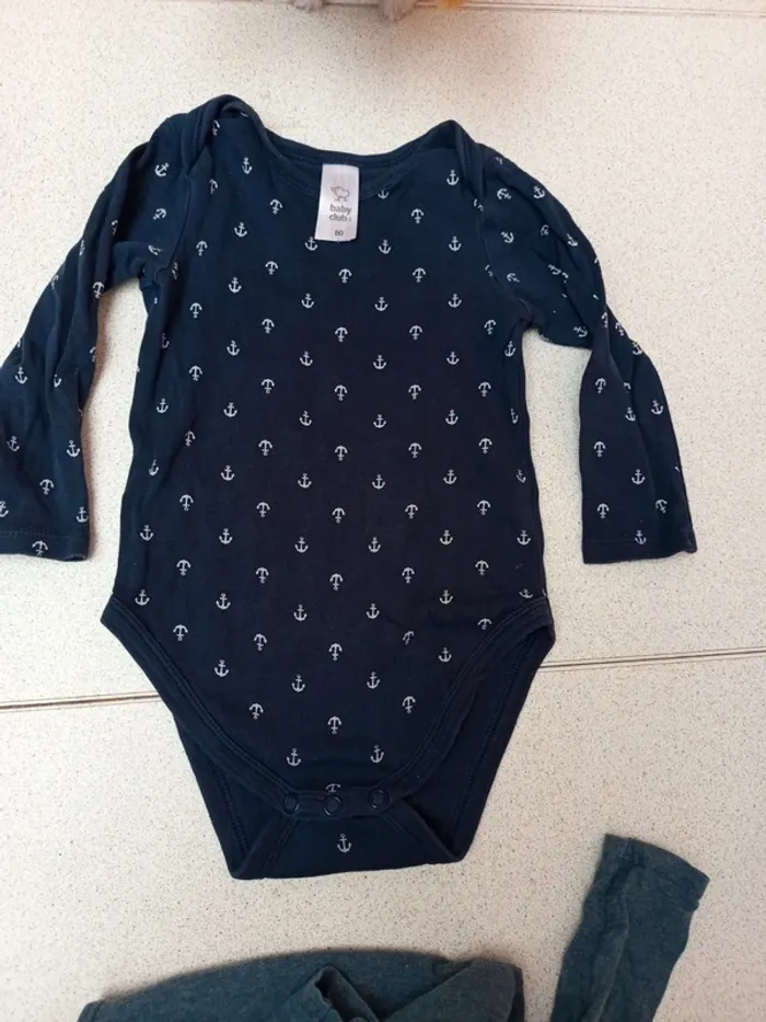 Lot de 2bodie longue manche bleu taille 12mois - photo numéro 2